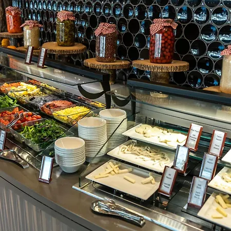 Hilton Kozyatagi Ξενοδοχείο 5*